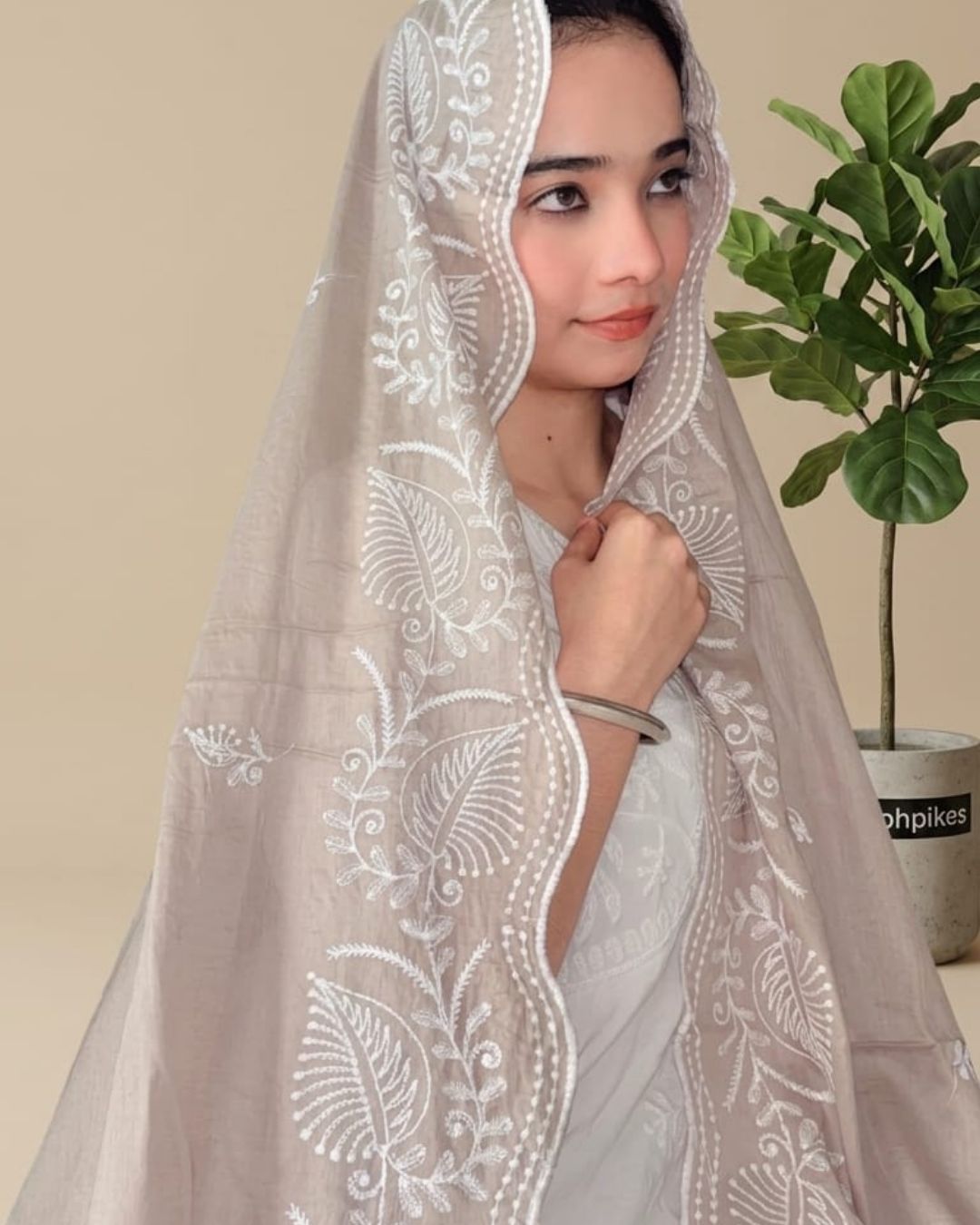 Londoni Shella Paisley Embroidered Malmal Cotton Dupatta Set (9 Pcs / 9 Colors) - Image 8