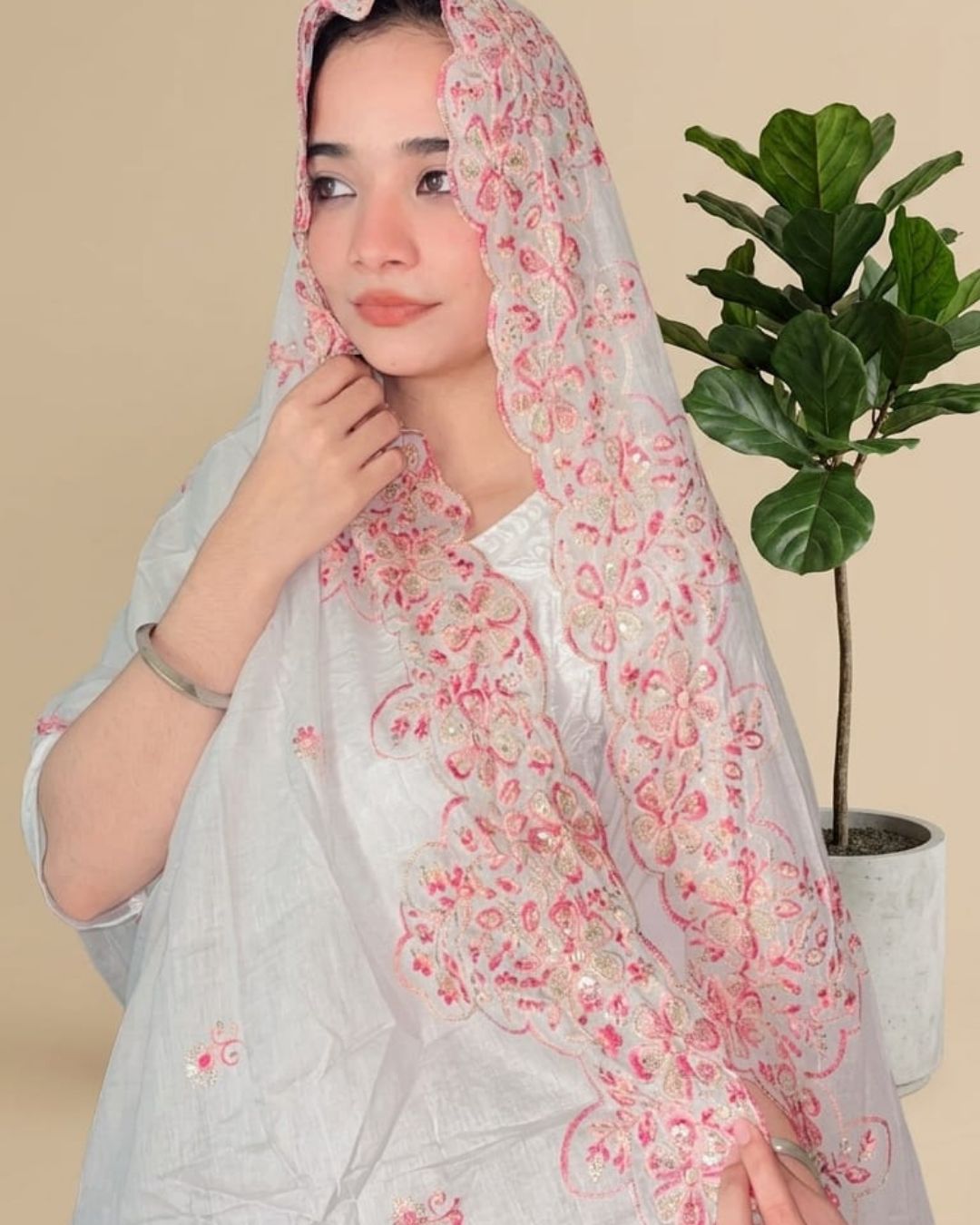 Londoni Shella Star Motif Embroidered Cotton Malmal Dupatta Set (9 Pieces | 9 Colours | 9 Embroidery Designs)