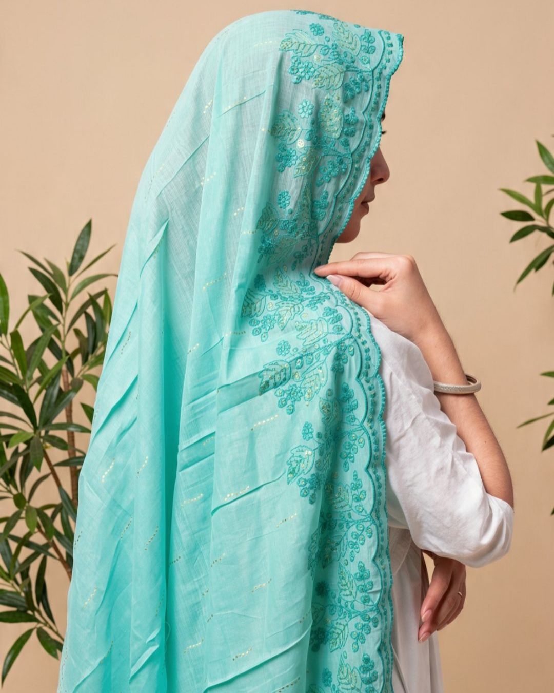 Londoni Shella Dual Motif Embroidered Malmal Cotton Dupatta Set (9 Pieces | 9 Colours | 9 Embroidery Designs) - Image 4
