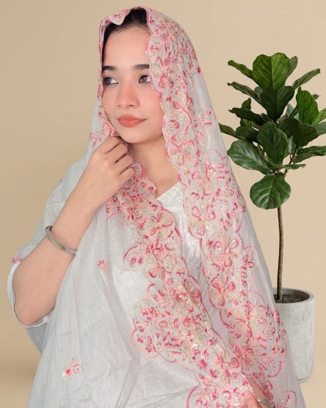 Londoni Shella Dual Motif Embroidered Malmal Cotton Dupatta Set (9 Pieces | 9 Colours | 9 Embroidery Designs) - Image 3