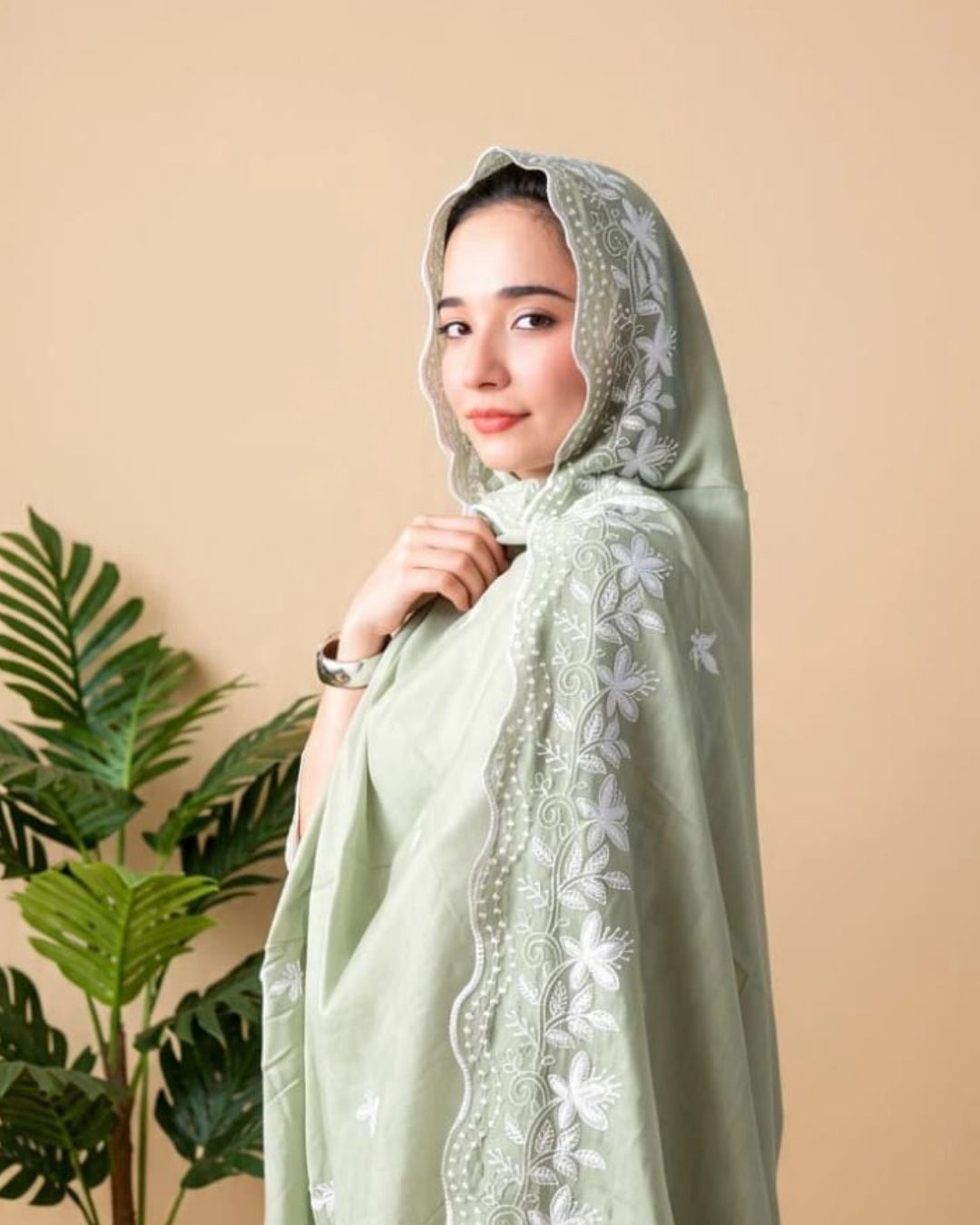 Londoni Shella Wave Chevron Embroidered Malmal Dupatta Set (9 Pieces | 9 Colours | 9 Embroidery Designs) - Image 6