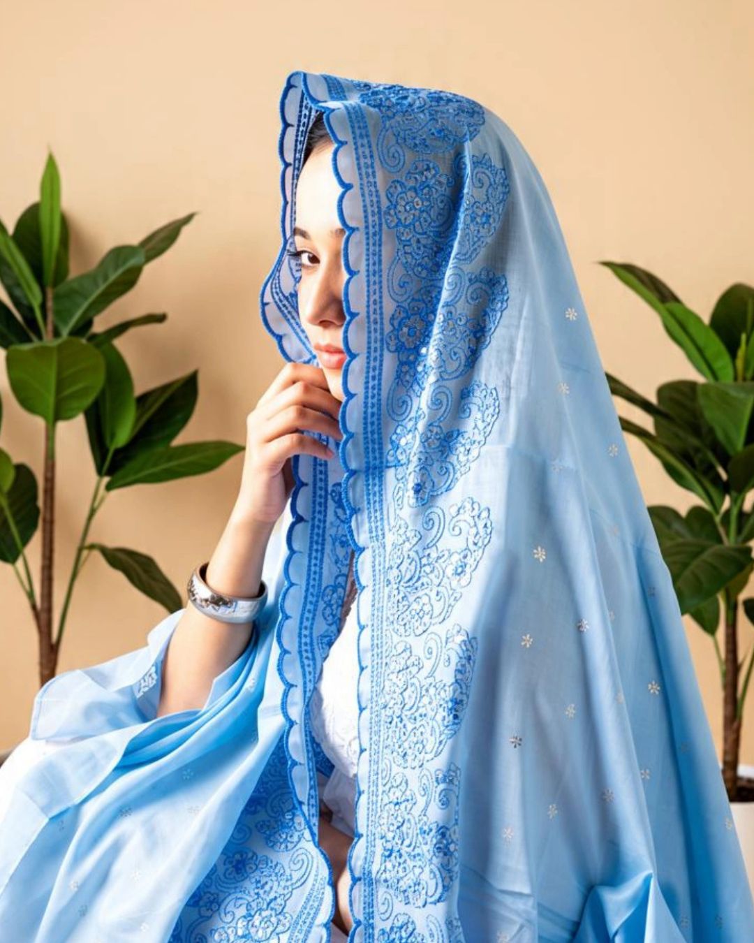 Londoni Shella Star Motif Embroidered Cotton Malmal Dupatta Set (9 Pieces | 9 Colours | 9 Embroidery Designs) - Image 6