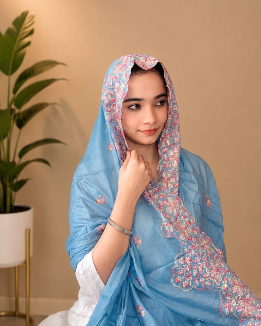 Londoni Shella Wave Chevron Embroidered Malmal Dupatta Set (9 Pieces | 9 Colours | 9 Embroidery Designs) - Image 5
