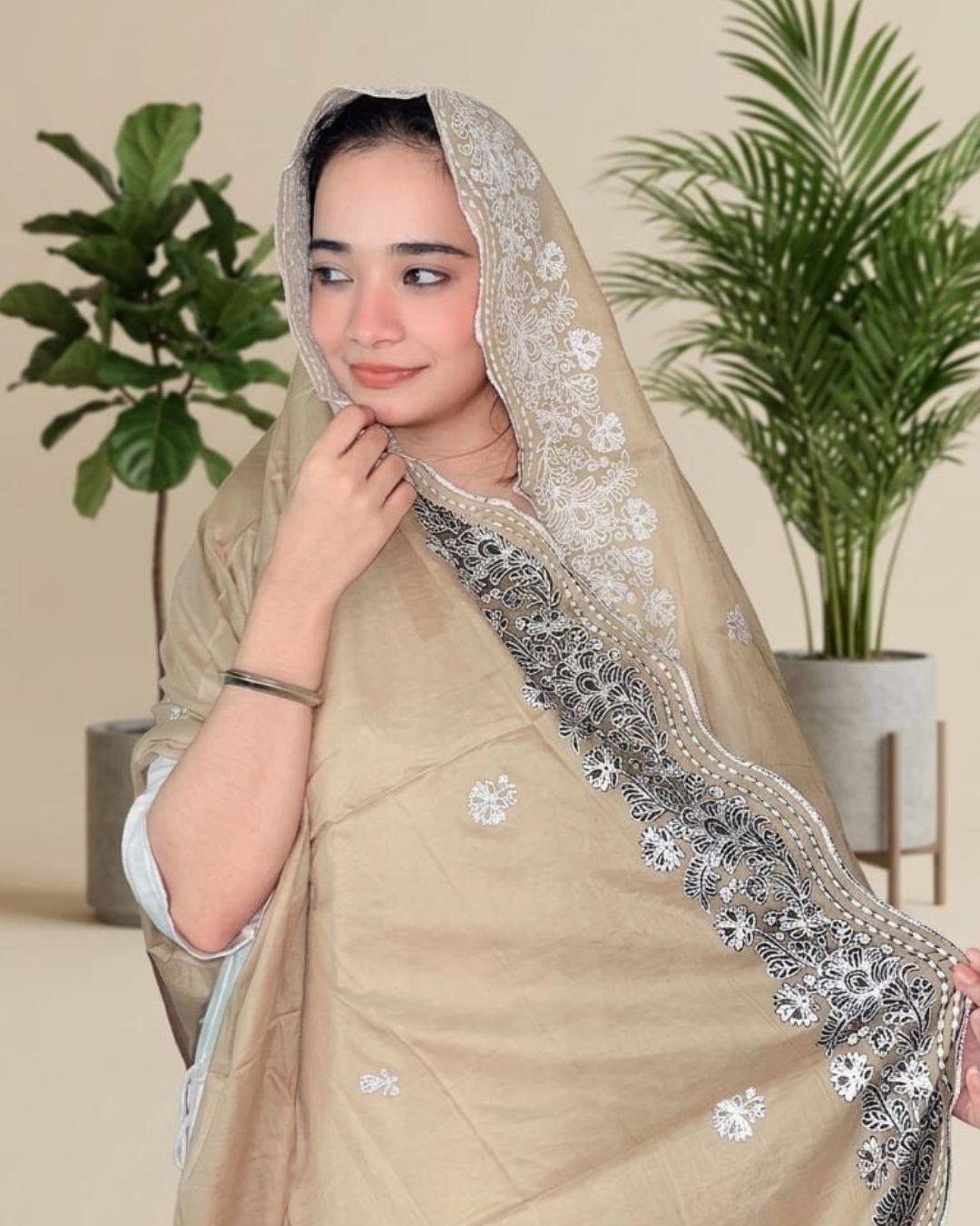 Londoni Shella Scalloped Embroidery Edge Cotton Malmal Dupatta Set (9 Pcs / 9 Colors)